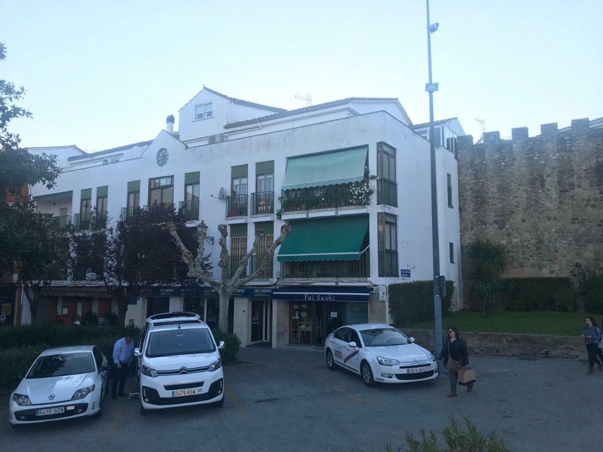 Apartamento Dacosta Plasencia Luaran gambar